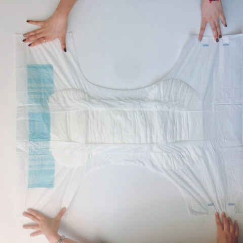How Leak Guards, Leg Cuffs, and Waist Design Reduce Side Leakage
